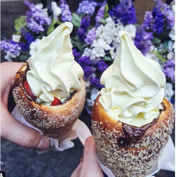 Doughnut: Ντόνατς και παγωτό σε ένα -Το γλυκό που έχει τρελάνει τους πάντες [εικόνες] | iefimerida.gr 0