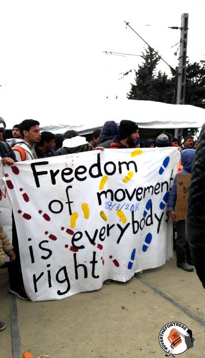 Μυρίζει «μπαρούτι» στην Ειδομένη: ΜΑΤ και πρόσφυγες παρατεταγμένοι [εικόνες] | iefimerida.gr 2