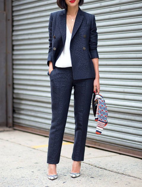 Τα ρούχα που θα σε κάνουν να φαίνεσαι αδύνατη και κομψή στις φωτογραφίες [εικόνες] | iefimerida.gr 7