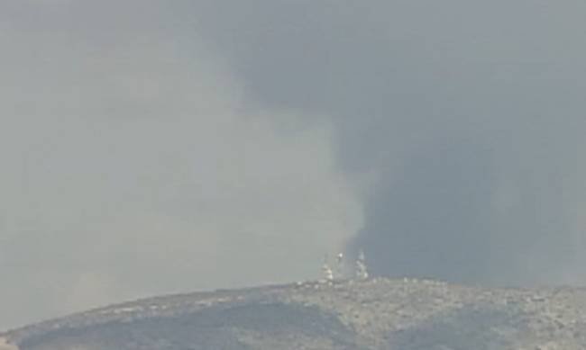 Φλέγεται εργοστάσιο με μελάνια στον Ασπρόπυργο -Μεγάλη επιχείρηση της Πυροσβεστικής [εικόνες] | iefimerida.gr 3