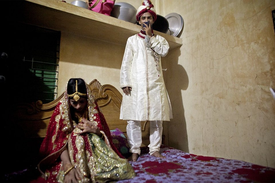 Σοκάρουν οι φωτογραφίες από το γάμο ανήλικης -Ενα θλιμμένο παιδί την ημέρα του γάμου του [εικόνες] | iefimerida.gr 11