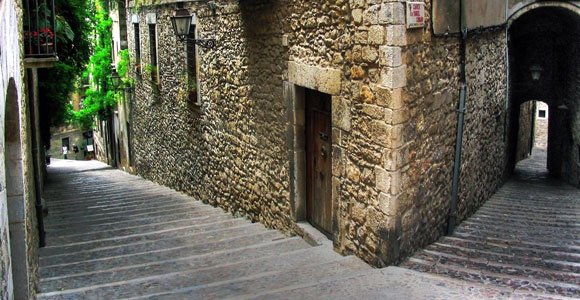 Χιρόνα, μια κουκλίστικη πόλη -Καλύτερη από άλλες μεσαιωνικές και πιο οικονομική [εικόνες] | iefimerida.gr 11