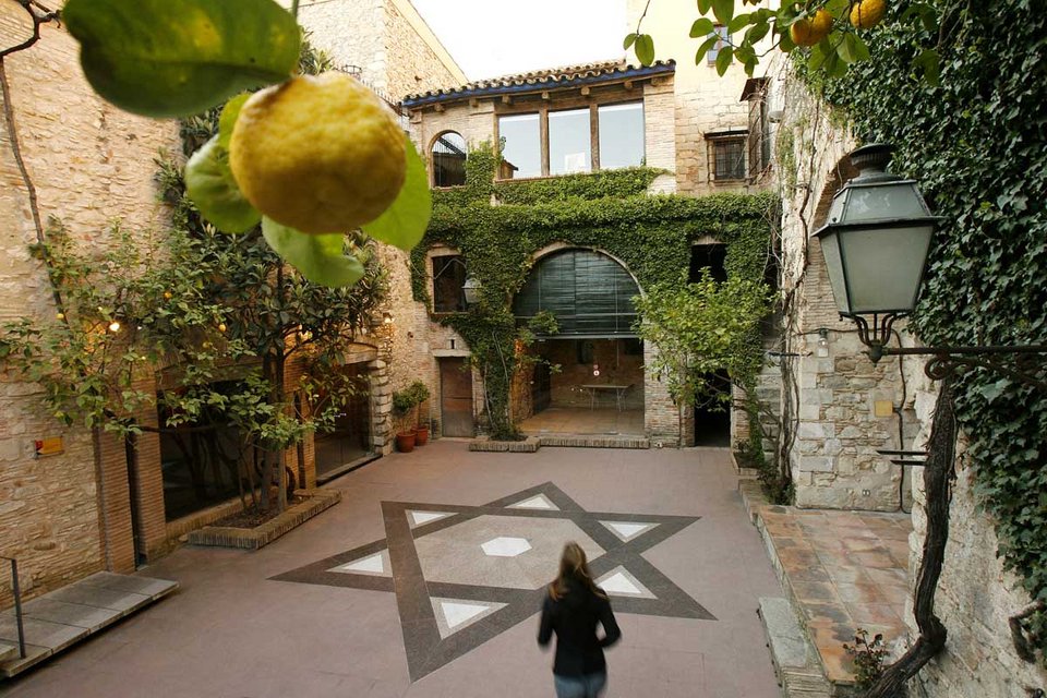 Χιρόνα, μια κουκλίστικη πόλη -Καλύτερη από άλλες μεσαιωνικές και πιο οικονομική [εικόνες] | iefimerida.gr 10