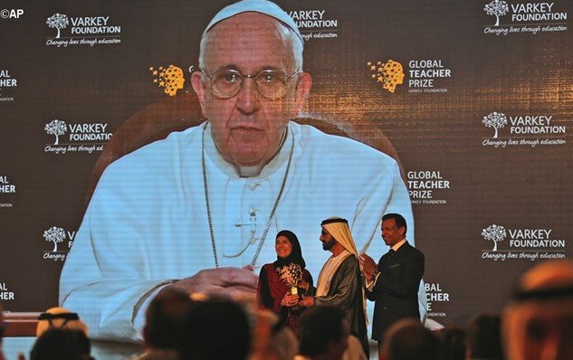 Παλαιστίνια κέρδισε το βραβείο της καλύτερης δασκάλας στον κόσμο και 1 εκατ. δολάρια [εικόνες] | iefimerida.gr 0