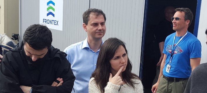 O Χάρης Θεοχάρης σε αποστολή στη Λέσβο, γράφει ένα κείμενο-έκπληξη [εικόνες] | iefimerida.gr 3