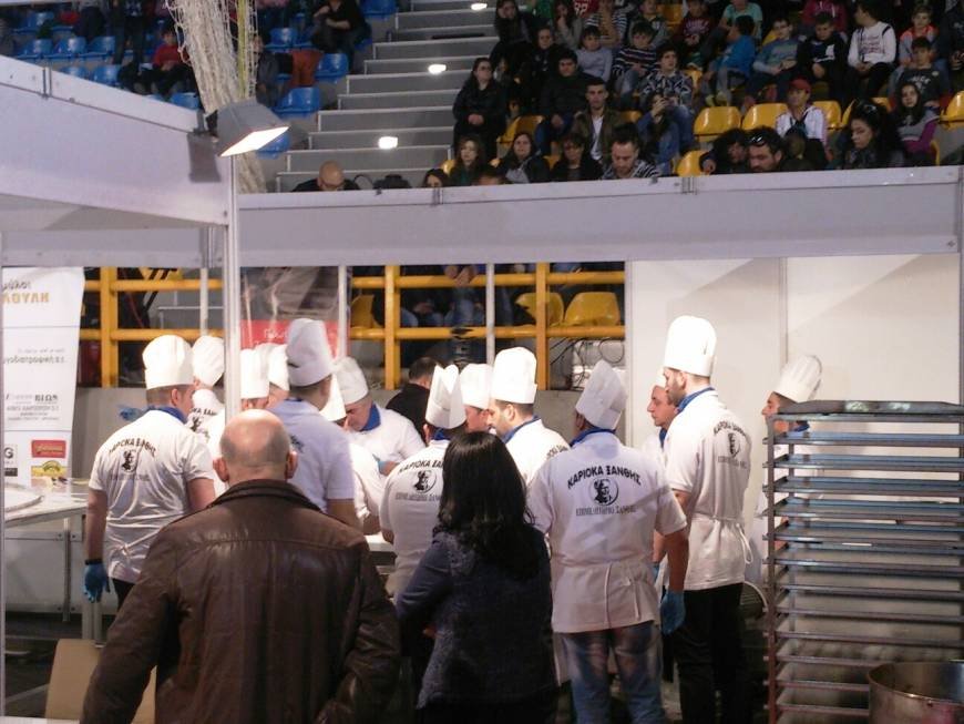 Καριόκα για ρεκόρ Γκίνες στην Ξάνθη -Ζυγίζει 380 κιλά [εικόνες] | iefimerida.gr 7