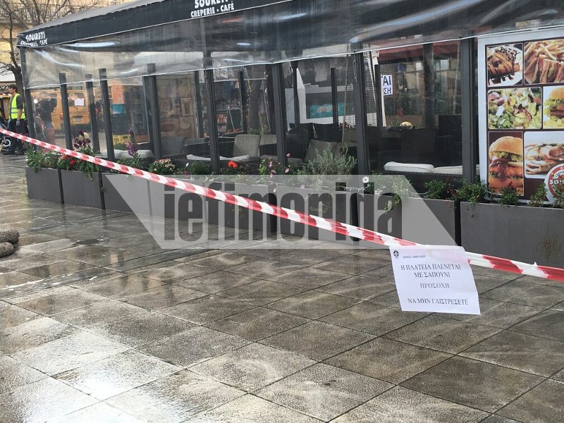 Ερημη η Βικτωρίας, έφυγαν όλοι οι μετανάστες -«Η πλατεία πλένεται με σαπούνι -Προσοχή μην γλιστρήσετε» [εικόνες] | iefimerida.gr 2