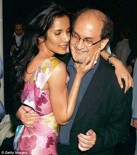 «Η άθλια σεξουαλική ζωή μου με τον Σαλμάν Ρούσντι» -Ενα βιβλίο-σοκ [εικόνες] | iefimerida.gr 5