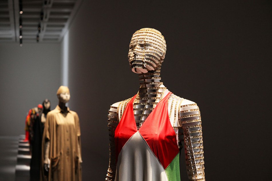 Ολη η ιστορία του Issey Miyake σε μια έκθεση [εικόνες] | iefimerida.gr 9