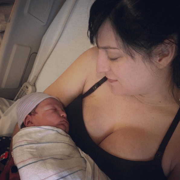 Σε προχωρημένη εγκυμοσύνη κάνει pole dancing και γίνεται viral [βίντεο] | iefimerida.gr 6