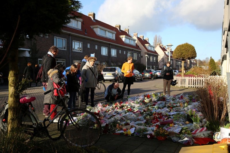 «Ράγισε» η Ολλανδία στο 14ο λεπτό - Ετσι τίμησαν τη μνήμη του Γιόχαν Κρόιφ [εικόνες & βίντεο] | iefimerida.gr 2