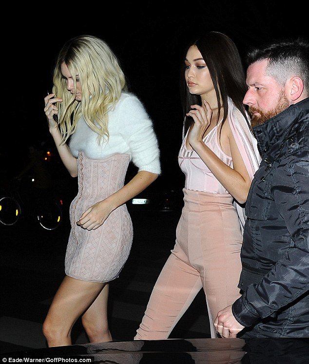 Kendal και Gigi έβαψαν το Παρίσι ροζ –Αχώριστες οι δύο καλλονές [εικόνες] | iefimerida.gr 11