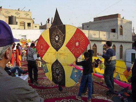 Οταν αμολούν καλούμπα σε άλλα μέρη της Γης -Το έθιμο του χαρταετού [εικόνες] | iefimerida.gr 16