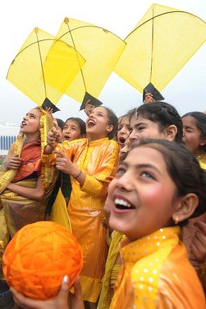 Οταν αμολούν καλούμπα σε άλλα μέρη της Γης -Το έθιμο του χαρταετού [εικόνες] | iefimerida.gr 15