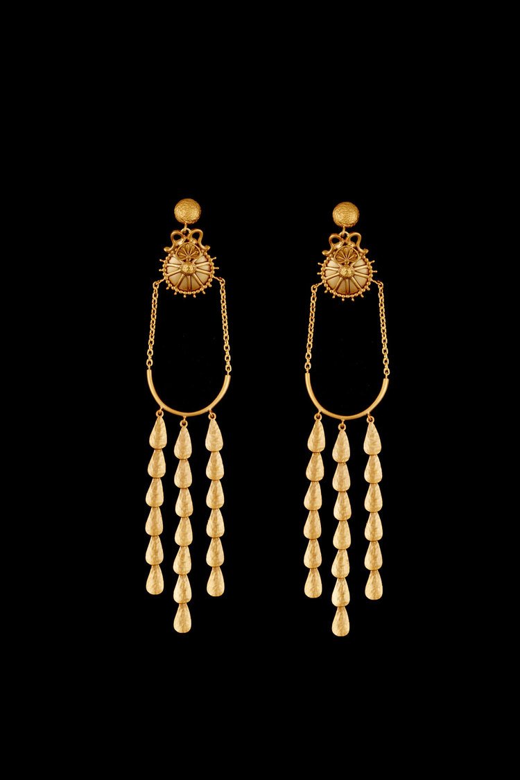 Σοφία Κοκοσαλάκη, η σχεδιάστρια που έκανε μόδα το αρχαιοελληνικό στιλ -Τώρα φτιάχνει και κοσμήματα [εικόνες] | iefimerida.gr 3