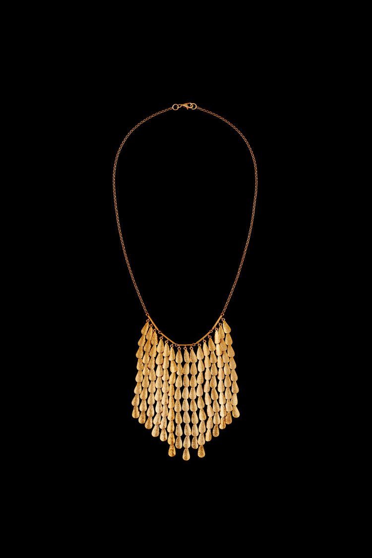 Σοφία Κοκοσαλάκη, η σχεδιάστρια που έκανε μόδα το αρχαιοελληνικό στιλ -Τώρα φτιάχνει και κοσμήματα [εικόνες] | iefimerida.gr 12