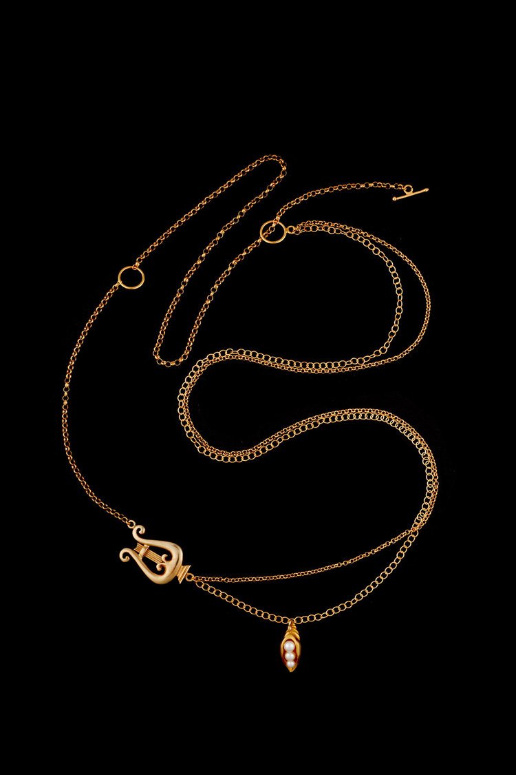 Σοφία Κοκοσαλάκη, η σχεδιάστρια που έκανε μόδα το αρχαιοελληνικό στιλ -Τώρα φτιάχνει και κοσμήματα [εικόνες] | iefimerida.gr 15