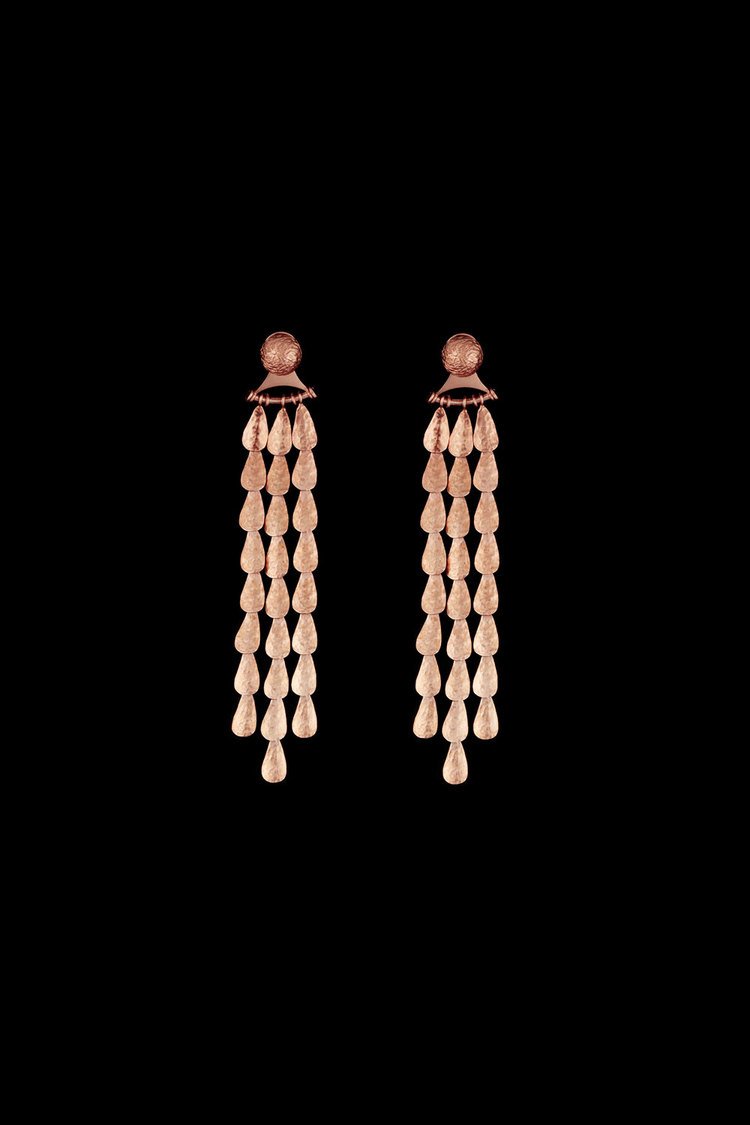 Σοφία Κοκοσαλάκη, η σχεδιάστρια που έκανε μόδα το αρχαιοελληνικό στιλ -Τώρα φτιάχνει και κοσμήματα [εικόνες] | iefimerida.gr 8