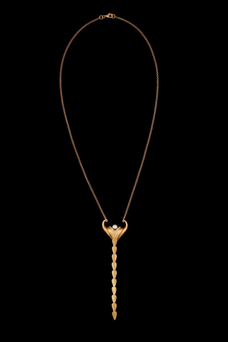 Σοφία Κοκοσαλάκη, η σχεδιάστρια που έκανε μόδα το αρχαιοελληνικό στιλ -Τώρα φτιάχνει και κοσμήματα [εικόνες] | iefimerida.gr 9