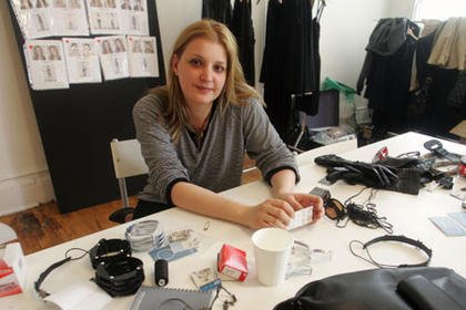 Σοφία Κοκοσαλάκη, η σχεδιάστρια που έκανε μόδα το αρχαιοελληνικό στιλ -Τώρα φτιάχνει και κοσμήματα [εικόνες] | iefimerida.gr 2