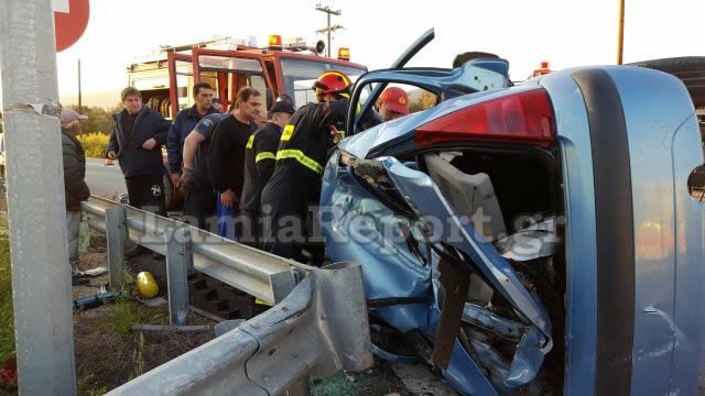 Τροχαίο δυστύχημα έξω από τη Στυλίδα -Τραυματίστηκε η μητέρα του Τσαλίκη, νεκρή η θεία του [εικόνες & βίντεο] | iefimerida.gr 1