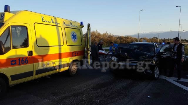 Τροχαίο δυστύχημα έξω από τη Στυλίδα -Τραυματίστηκε η μητέρα του Τσαλίκη, νεκρή η θεία του [εικόνες & βίντεο] | iefimerida.gr 2
