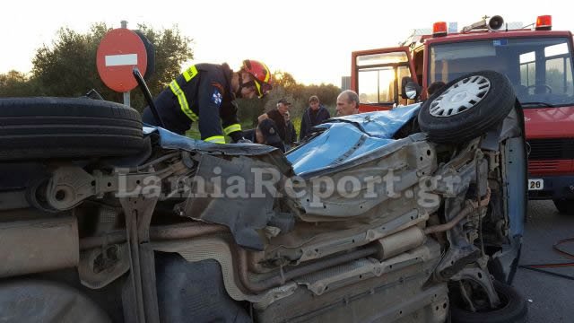 Τροχαίο δυστύχημα έξω από τη Στυλίδα -Τραυματίστηκε η μητέρα του Τσαλίκη, νεκρή η θεία του [εικόνες & βίντεο] | iefimerida.gr 5