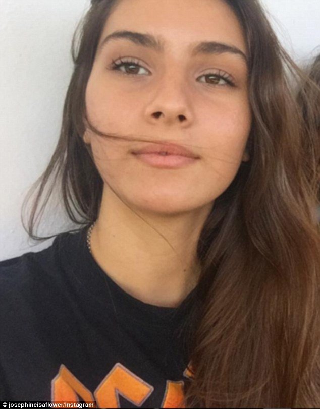 17χρονη Ελληνίδα η κοπέλα που «έγδυσε» επί σκηνής η Μαντόνα [εικόνες] | iefimerida.gr 5