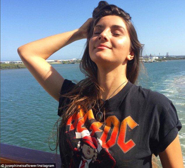 17χρονη Ελληνίδα η κοπέλα που «έγδυσε» επί σκηνής η Μαντόνα [εικόνες] | iefimerida.gr 1