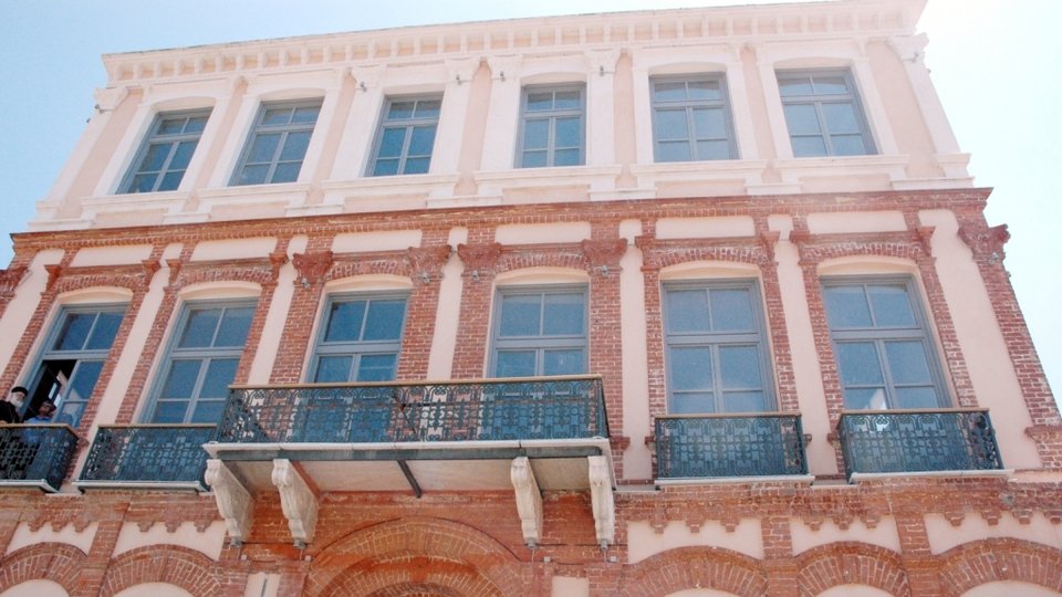 Αναστηλώθηκε το πανέμορφο σπίτι του Μάνου Χατζιδάκι στην Ξάνθη [εικόνες] | iefimerida.gr 3