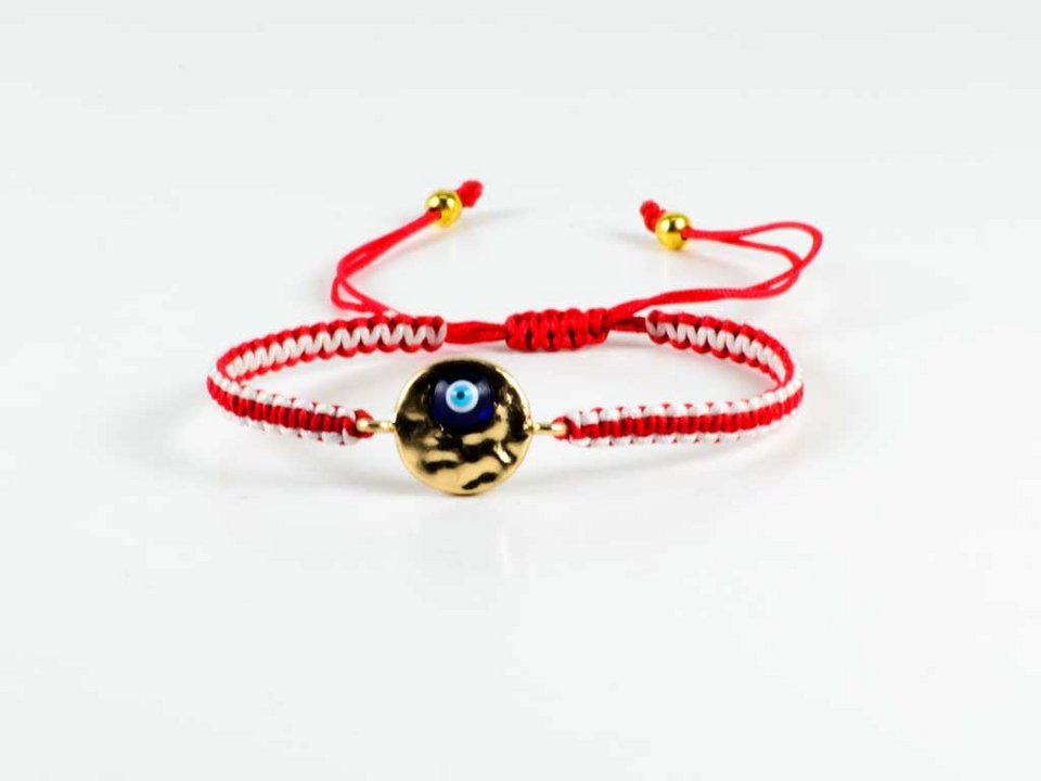 Μάρτης, το βραχιόλι με τις άσπρες και κόκκινες κλωστές, για να μην σε κάψει ο ήλιος -Ενα έθιμο με μεγάλη ιστορία [εικόνες] | iefimerida.gr 1