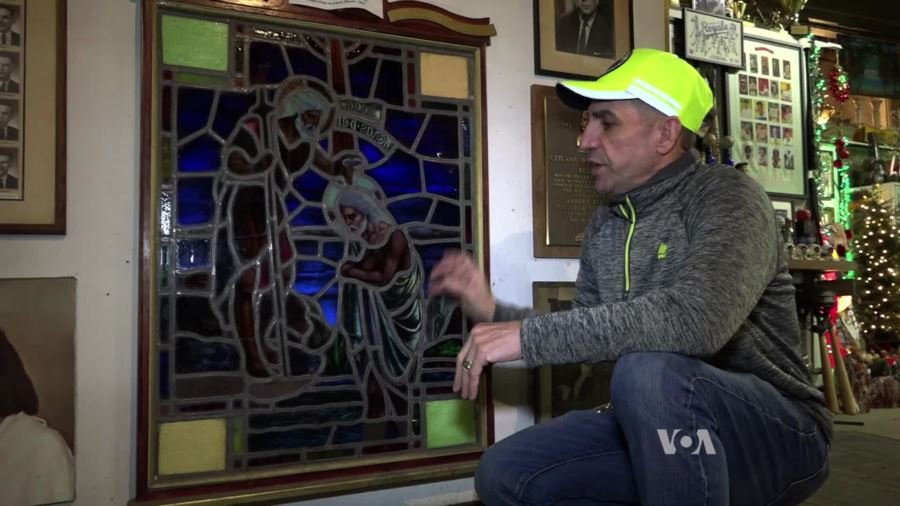 Σκουπιδιάρης στη Νέα Υόρκη δημιουργεί μουσείο από αντικείμενα που μάζεψε [εικόνες] | iefimerida.gr 14