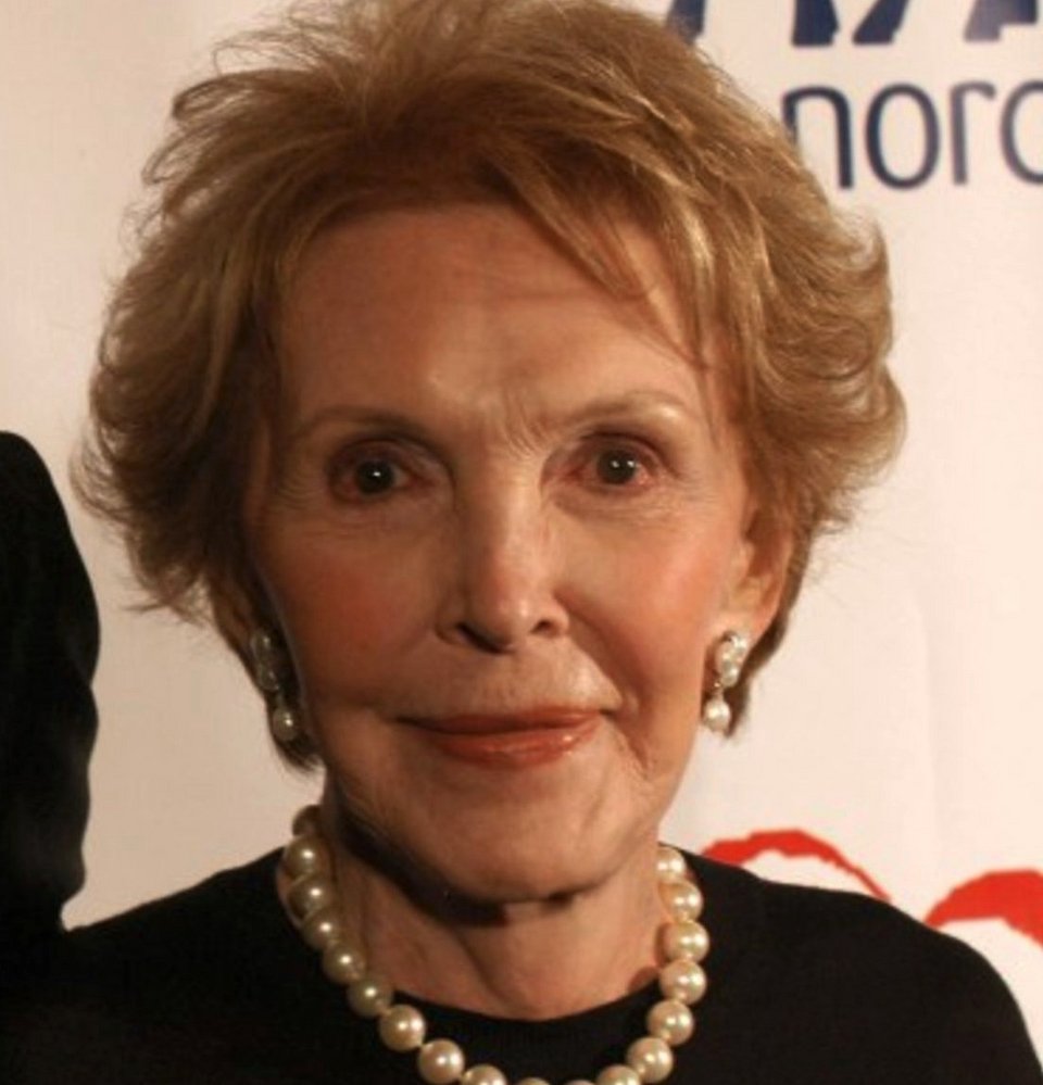 Πέθανε η πρώην πρώτη κυρία των ΗΠΑ Νάνσι Ρίγκαν [εικόνες]  | iefimerida.gr 6