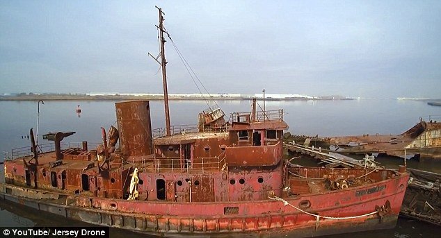 Ενα νεκροταφείο πλοίων έξω από τη Νέα Υόρκη -Σκουριασμένα σκαριά στο τελευταίο τους ρεμέτζο [εικόνες & βίντεο] | iefimerida.gr 3