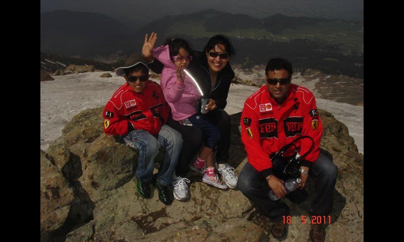 Ποια είναι η γυναίκα-σύμβολο των επιθέσεων στις Βρυξέλλες [εικόνες] | iefimerida.gr 2