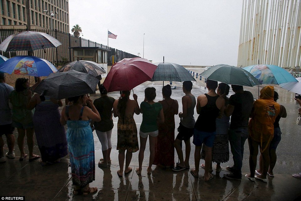 Ο Ομπάμα έγραψε ιστορία -Ο πρώτος Αμερικανός πρόεδρος στην Κούβα, 90 χρόνια μετά -Με Μισέλ, παιδιά και πεθερά μαζί [εικόνες] | iefimerida.gr 7