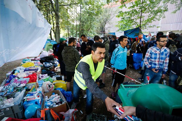Ποιος είναι ο τρομοκράτης με το καπελάκι –Δημοσιογράφος, Bέλγος, σκληρός ισλαμιστής [εικόνες] | iefimerida.gr 9