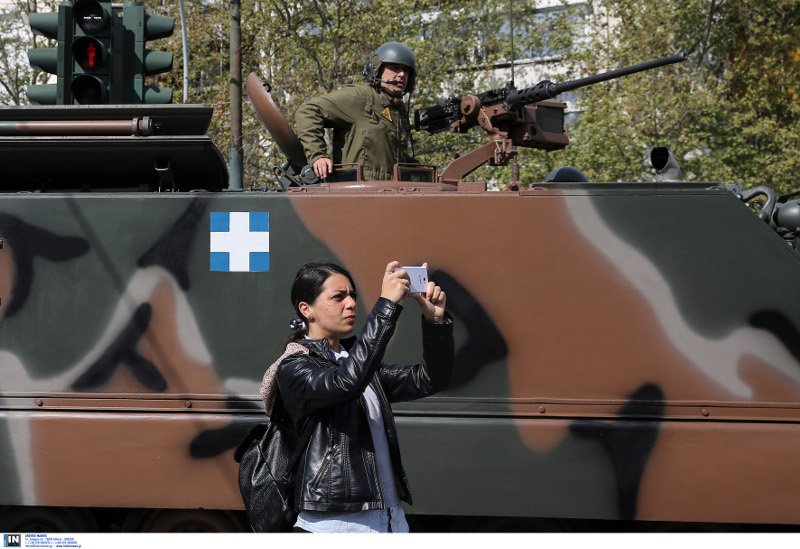 Παρέλαση 25ης Μαρτίου: Με τανκς, drones και παράπονα στον Παυλόπουλο [εικόνες] | iefimerida.gr 4