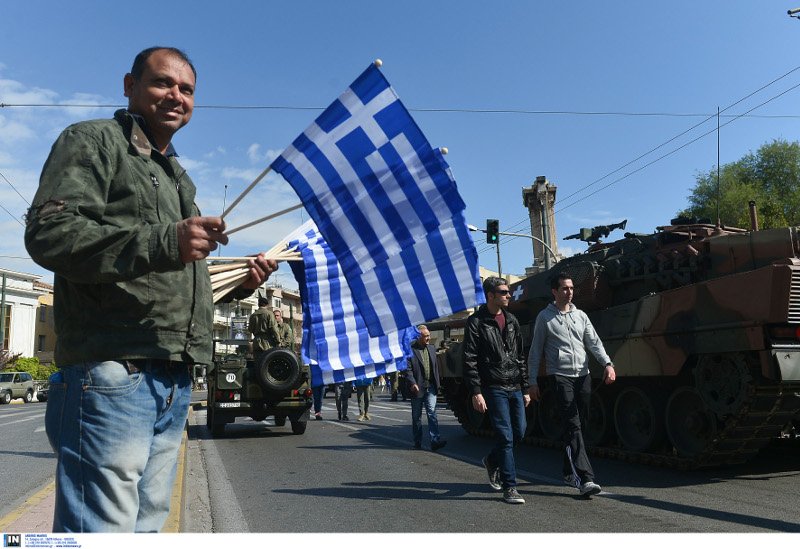 Παρέλαση 25ης Μαρτίου: Με τανκς, drones και παράπονα στον Παυλόπουλο [εικόνες] | iefimerida.gr 24