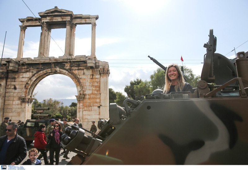 Παρέλαση 25ης Μαρτίου: Με τανκς, drones και παράπονα στον Παυλόπουλο [εικόνες] | iefimerida.gr 9