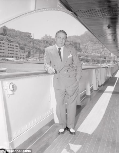 Μέσα στο γιοτ του Αριστοτέλη Ωνάση: Διάσημοι, ισχυροί και πρωτοφανείς έρωτες [εικόνες] | iefimerida.gr 15