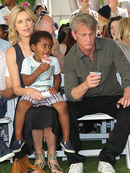 Η Σαρλίζ Θερόν λέει για πρώτη φορά γιατί χώρισε τον Σον Πεν [εικόνες] | iefimerida.gr 2