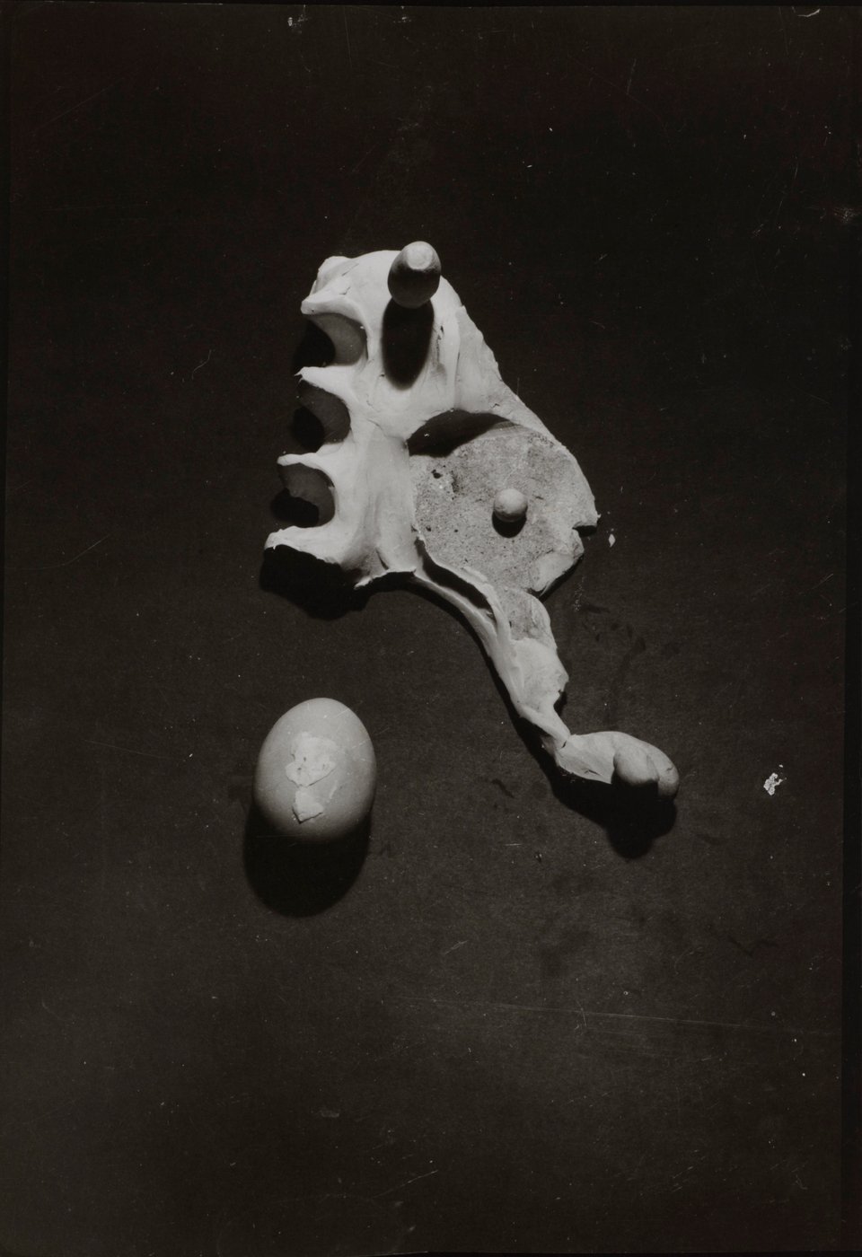  Πάντοτε ξεκινά με μια συνάντηση – Διπλή έκθεση των διακεκριμένων φωτογράφων Wols και Κουίνλαν [εικόνες] | iefimerida.gr 0