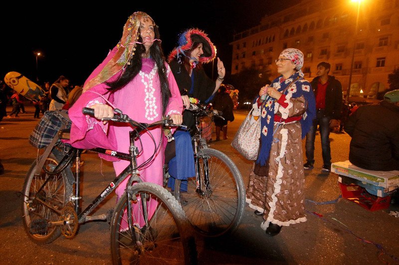 Ποδήλατα με μασκαράδες «πλημμύρισαν» το κέντρο της Θεσσαλονίκης [εικόνες] | iefimerida.gr 3