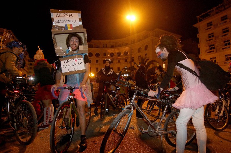 Ποδήλατα με μασκαράδες «πλημμύρισαν» το κέντρο της Θεσσαλονίκης [εικόνες] | iefimerida.gr 6
