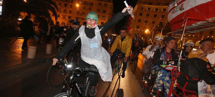 Ποδήλατα με μασκαράδες «πλημμύρισαν» το κέντρο της Θεσσαλονίκης [εικόνες] | iefimerida.gr 8