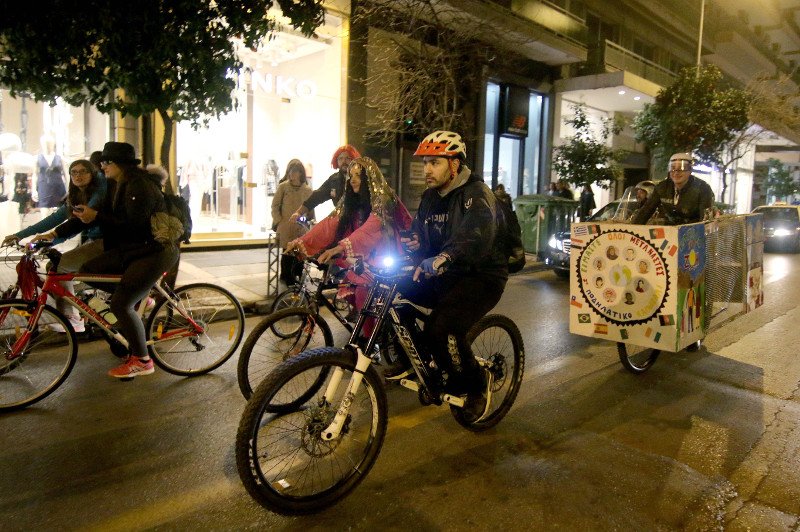 Ποδήλατα με μασκαράδες «πλημμύρισαν» το κέντρο της Θεσσαλονίκης [εικόνες] | iefimerida.gr 5