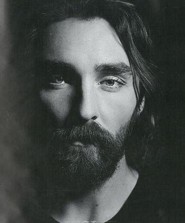 9 διάσημοι Ελληνες φωνάζουν: «Είμαστε όλοι πρόσφυγες»! [εικόνες] | iefimerida.gr 4