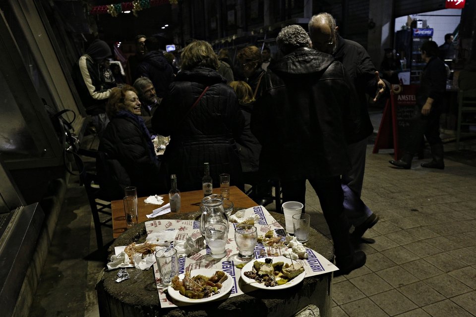 Ολονυχτία στην ψαραγορά: Θαλασσινές γεύσεις στην Αθήνα για την Καθαρά Δευτέρα [εικόνες] | iefimerida.gr 3