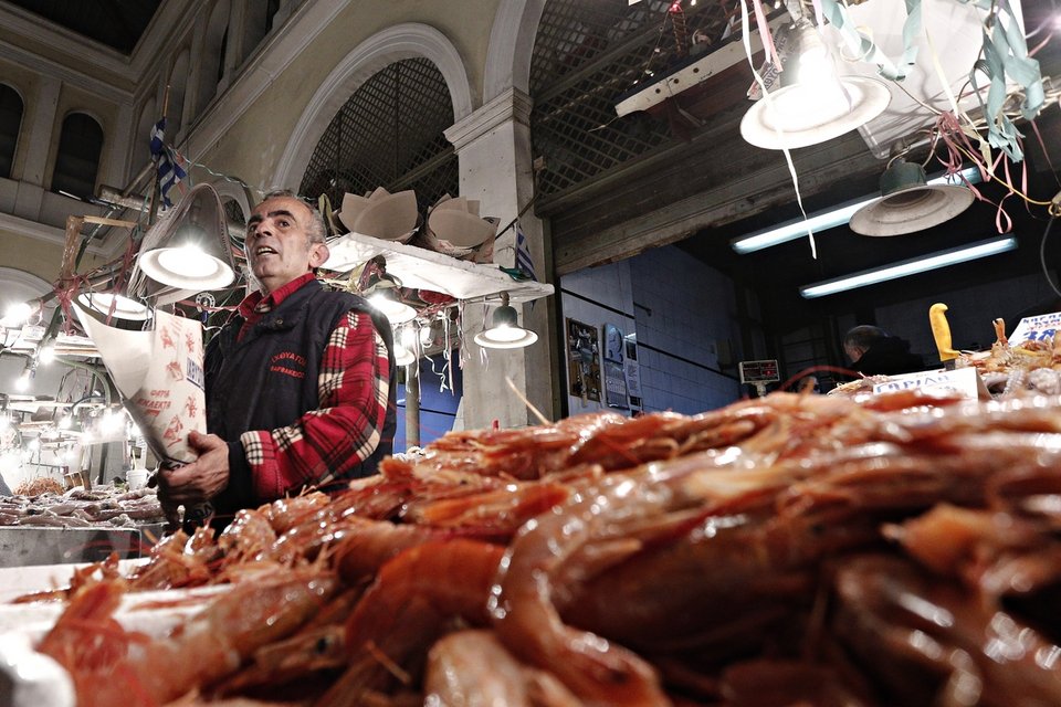 Ολονυχτία στην ψαραγορά: Θαλασσινές γεύσεις στην Αθήνα για την Καθαρά Δευτέρα [εικόνες] | iefimerida.gr 5